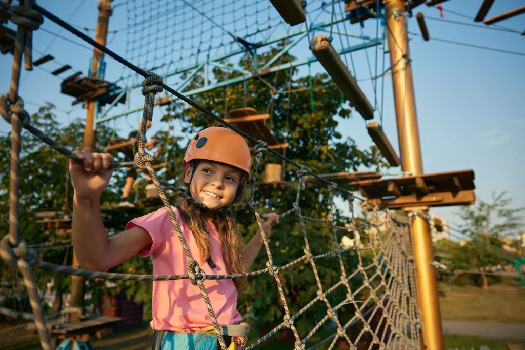 Construction de parcours aventure, accrobranche et tyrolienne - Akro Zip