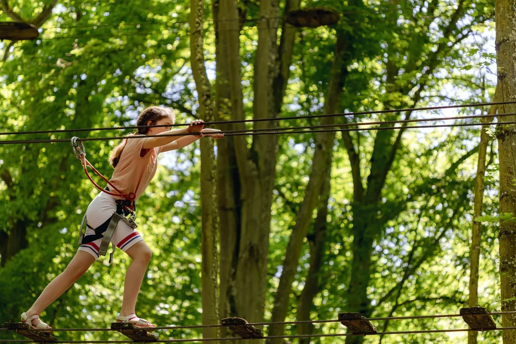 Construction de parcours aventure, accrobranche et tyrolienne - Akro Zip
