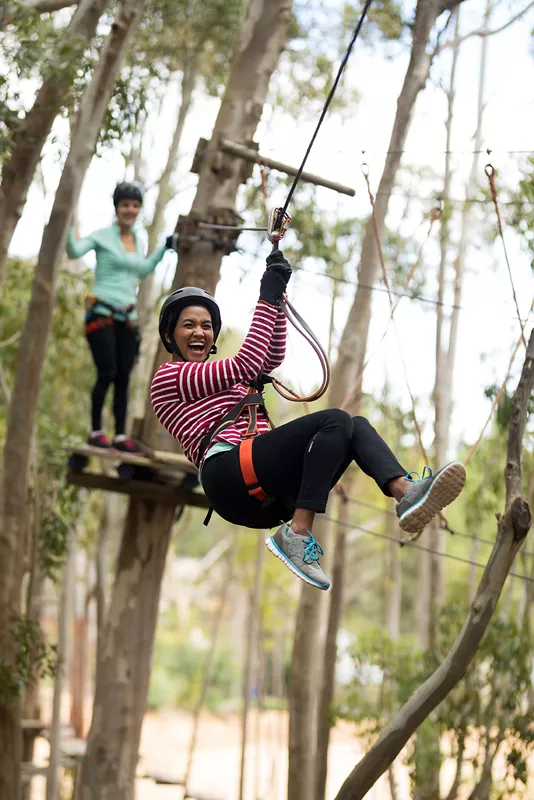 Construction de parcours aventure, accrobranche et tyrolienne - Akro Zip