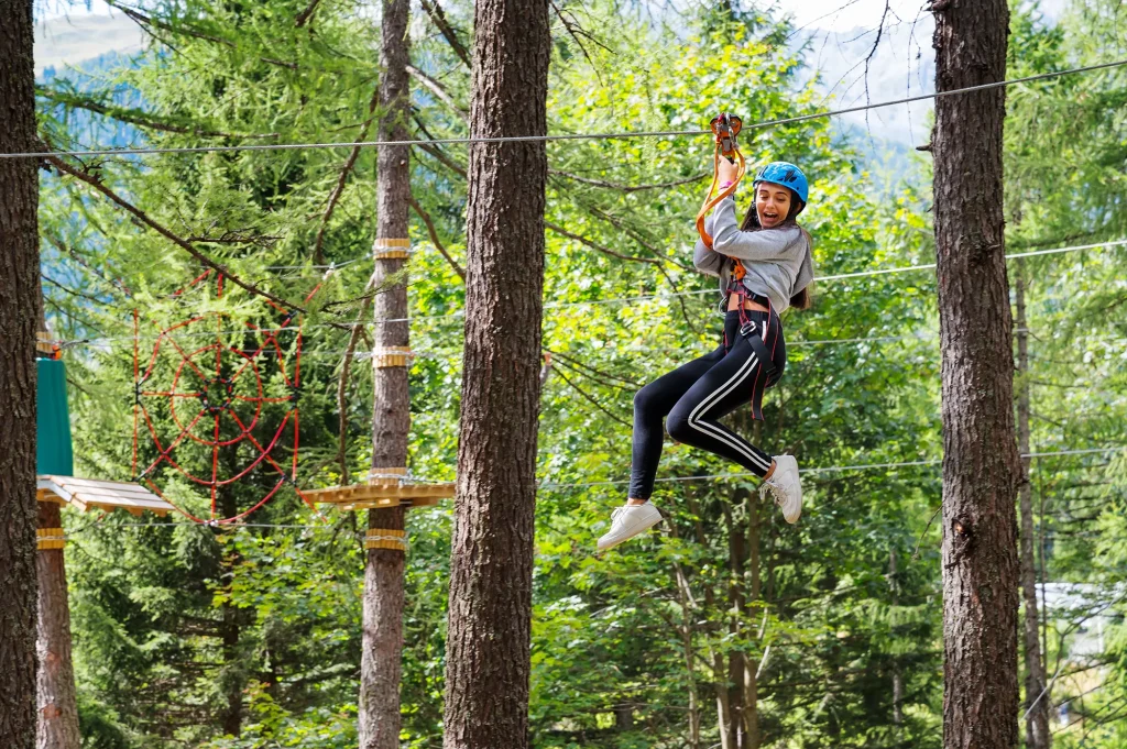 Construction de parcours aventure, accrobranche et tyrolienne - Akro Zip