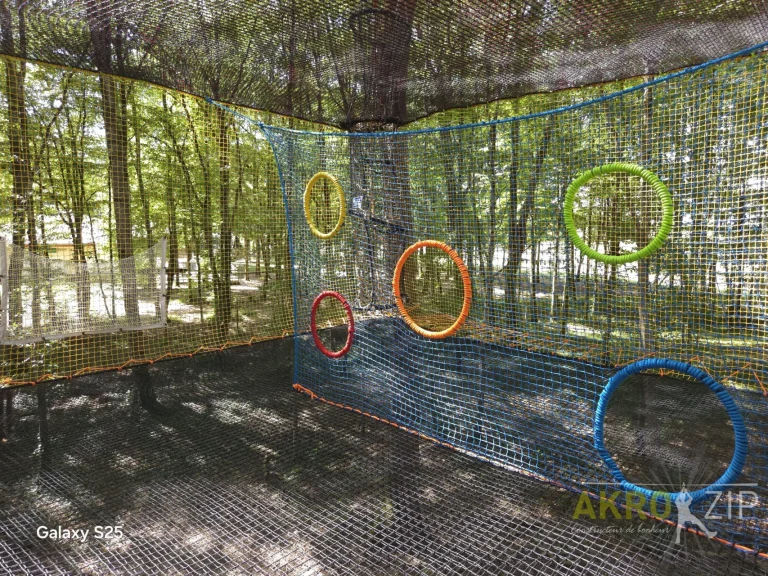 Construction de parcours aventure en hauteur et accrobranche - Akro Zip - Parc Accroder - Giffaumont-Champaubert (51)