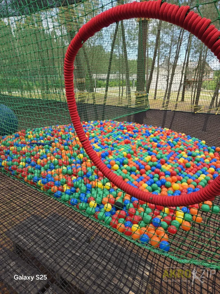 Construction de parcours aventure en hauteur et accrobranche - Akro Zip - La Double Aventure à Montendre, en Charente-Maritime - Zones de jeux