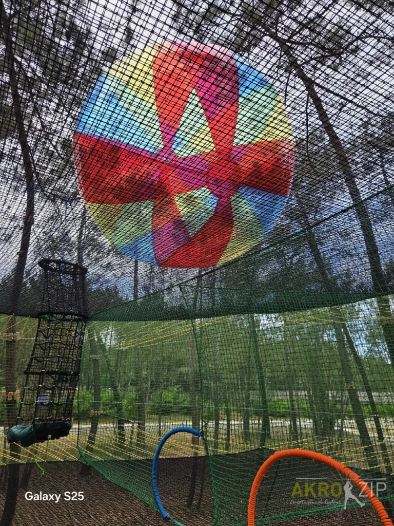 Construction de parcours aventure en hauteur et accrobranche - Akro Zip - La Double Aventure à Montendre, en Charente-Maritime - Zones de jeux